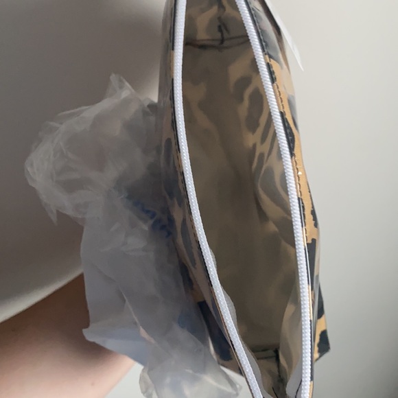 Leopard Print Cosmetic Bag - Picture 4 of 6